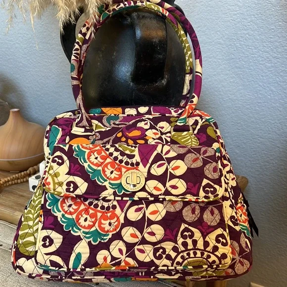 Vera Bradley Vintage Grand Weekender Carry Bag - Picture 1 of 7